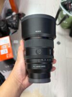 Sony FE 85mm 1.4gm second-generation lens, color 999, front of the new original lens hood - Image 5