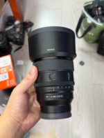 Sony FE 85mm 1.4gm second-generation lens, color 999, front of the new original lens hood